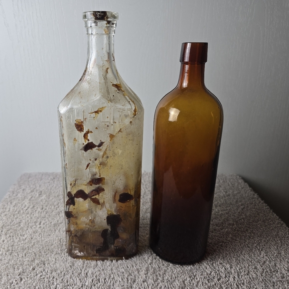 Vintage Glass Bottles Set - Picture 4 of 13